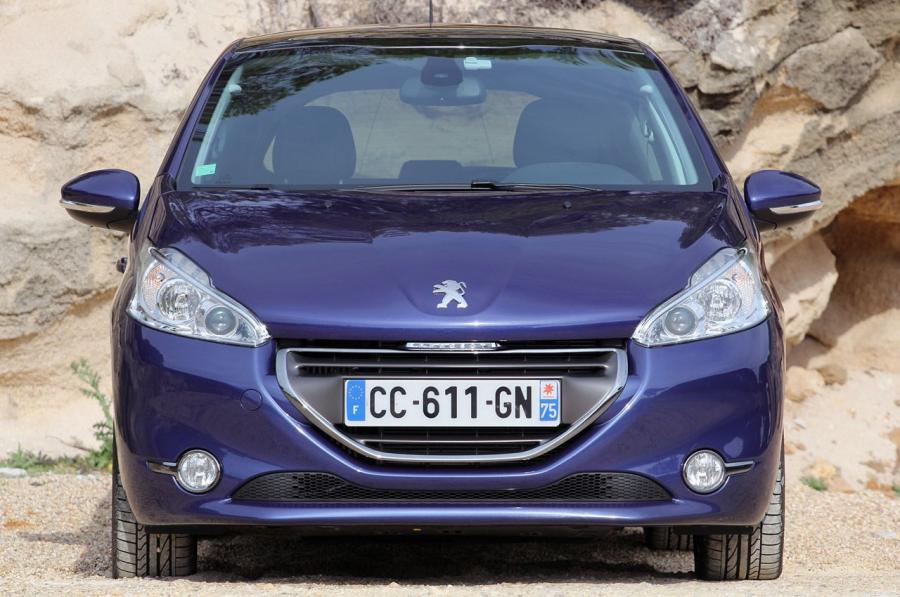  Peugeot 208 5-Door 2012 года  (фото 6 из 73)